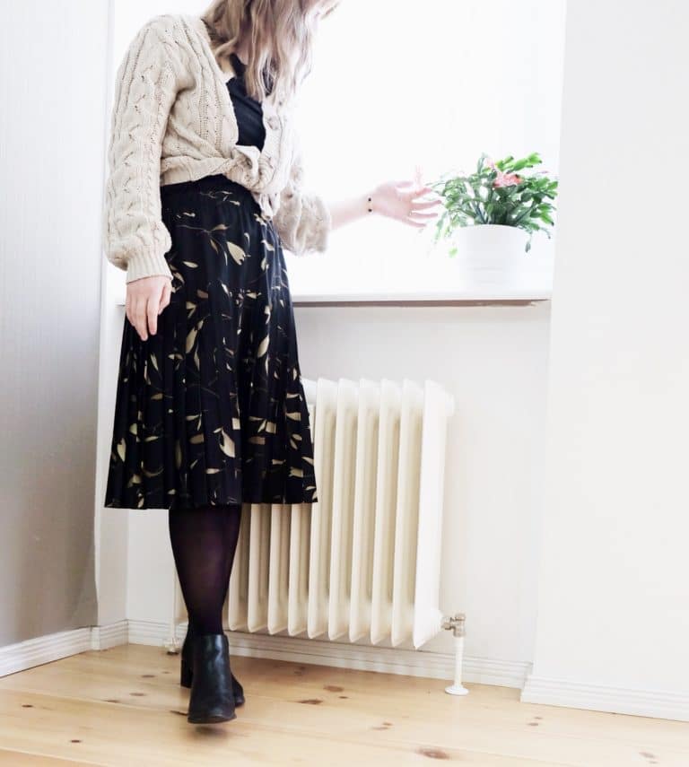 February Outfits Vintage skirt, recycled cotton cardigan, Everlane boots