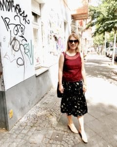 Laura wearing a vintage top and skirt during a week of outfits in July.